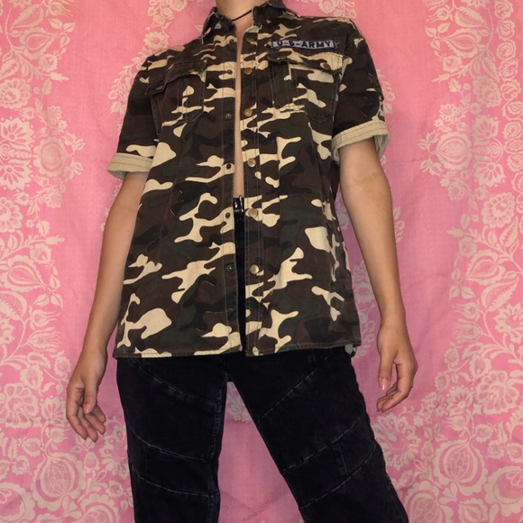 Camo button up. - Picture 2 of 3